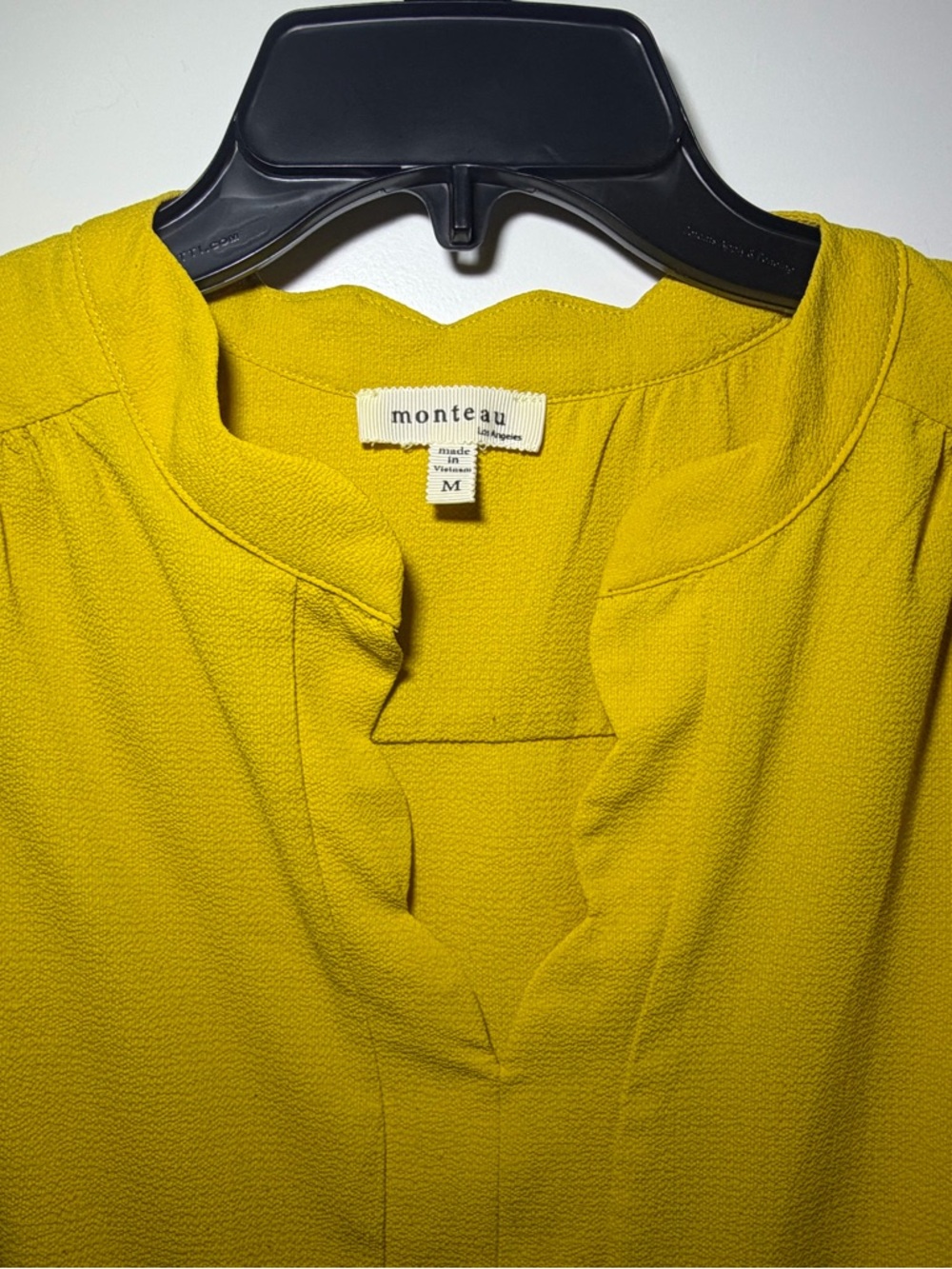 Monteau Yellow Scallop Sleeve Sleeveless Top - Picture 3 of 4